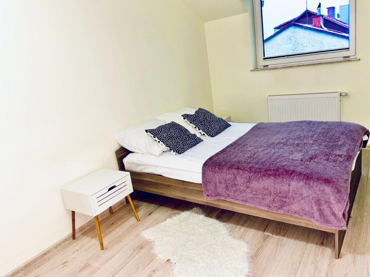 Apartament 48M W Centrum Grojca Grojec  Bagian luar foto