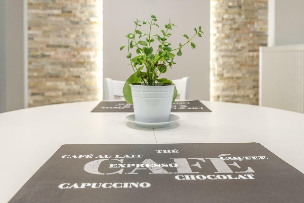 Apartament 48M W Centrum Grojca Grojec  Bagian luar foto