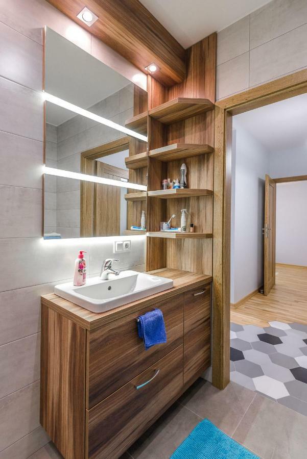 Apartament 48M W Centrum Grojca Grojec  Bagian luar foto