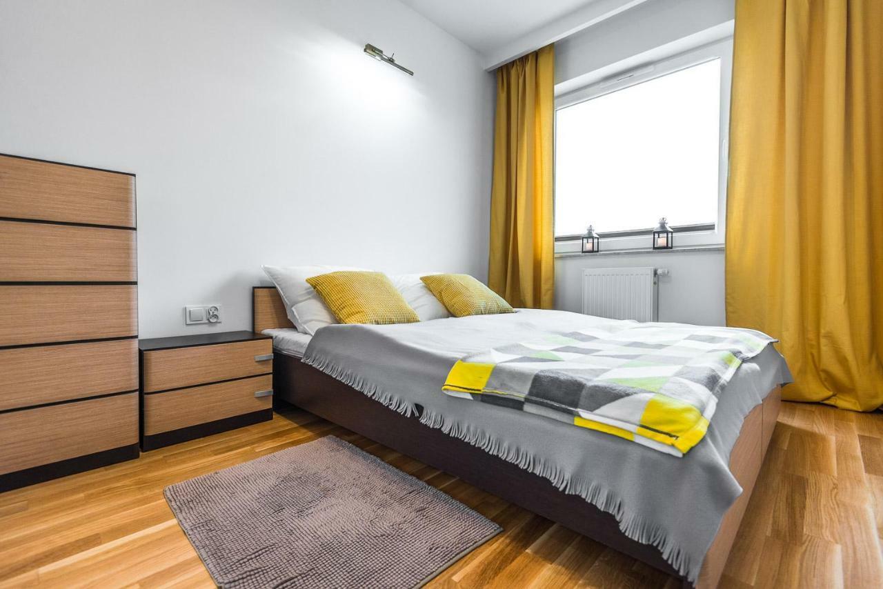 Apartament 48M W Centrum Grojca Grojec  Bagian luar foto