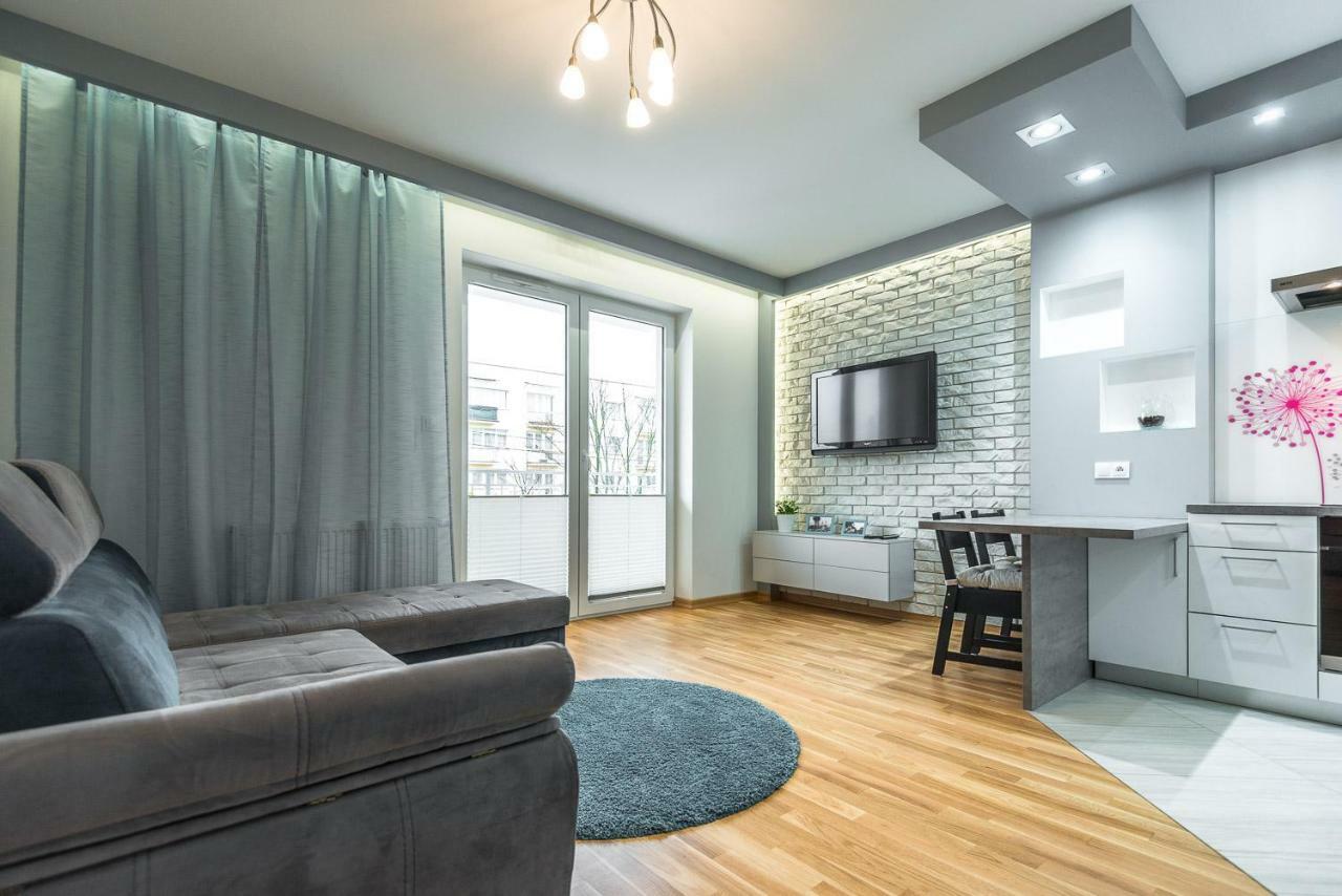 Apartament 48M W Centrum Grojca Grojec  Bagian luar foto