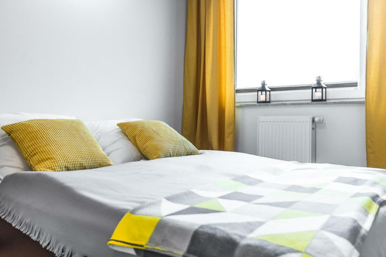 Apartament 48M W Centrum Grojca Grojec  Bagian luar foto